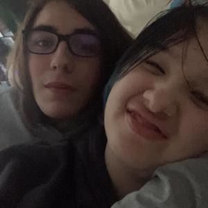 Meet your Posher, Axton